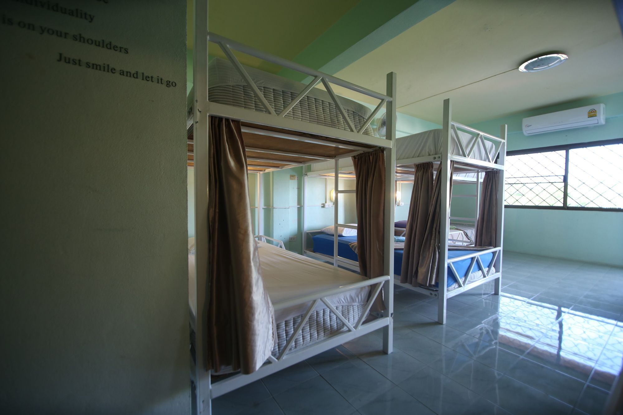 Cube Hostel Krabi town المظهر الخارجي الصورة
